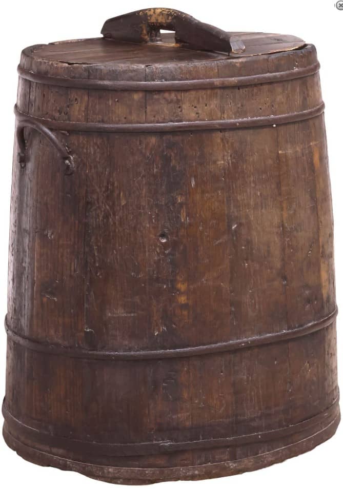 LARGE RUSTIC FRENCH PAINTED & SLATTED WOOD GRAPE BASKET HOD & COVER