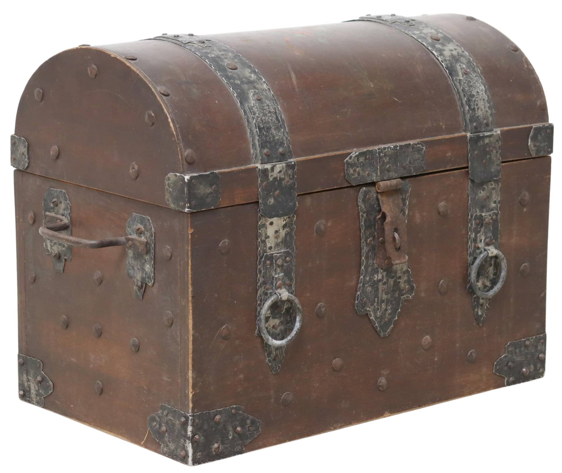 METAL-BOUND DOME TOP TRUNK