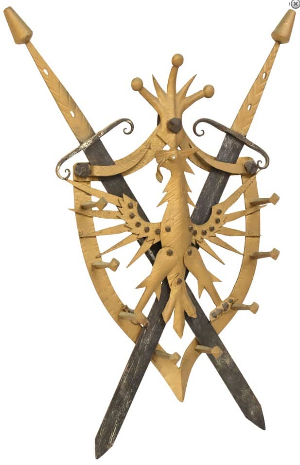 DECORATIVE IRON SWORDS & SHIELD WALL-HANGING PLAQUE