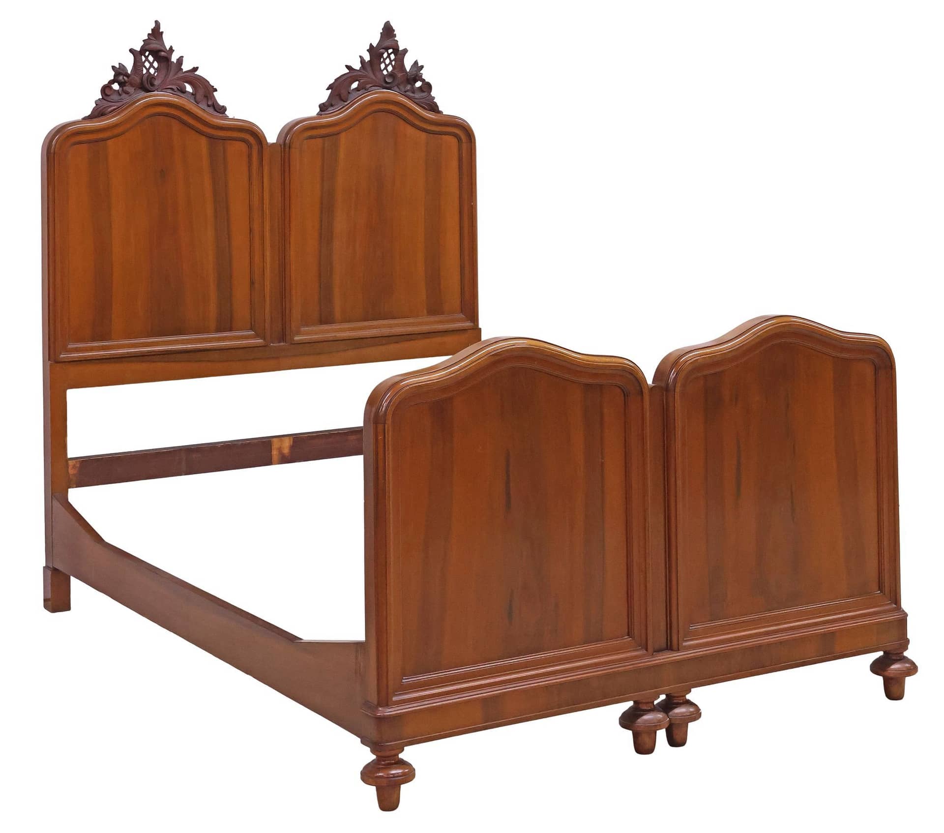 ITALIAN CARVED WALNUT DOUBLE-ARCH BED