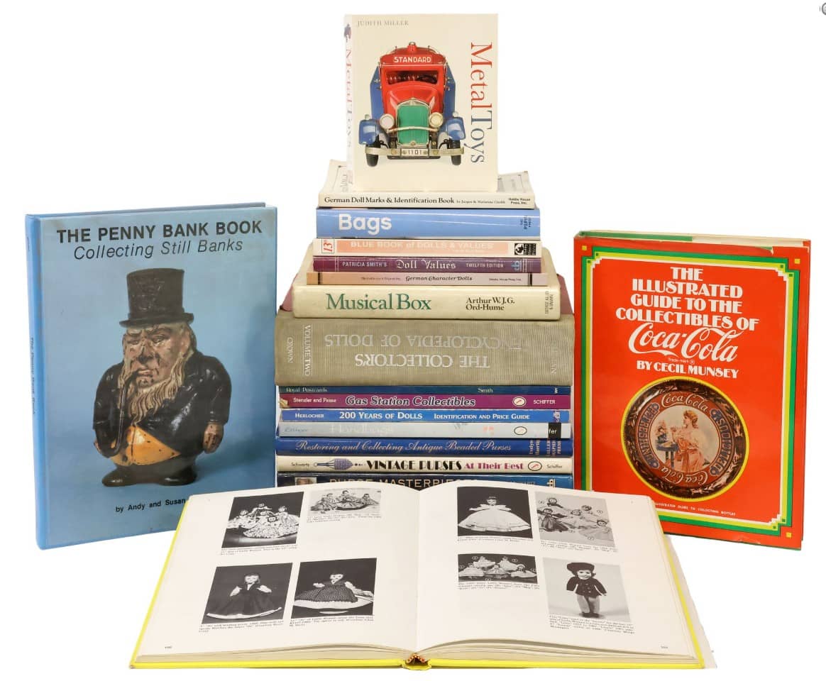 (19)Â REFERENCE BOOKS: DOLLS, HANDBAGS & OTHER COLLECTIBLES